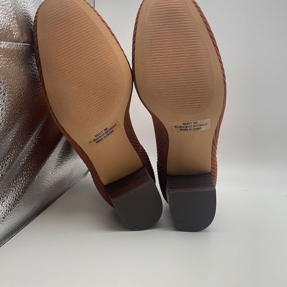 CUSHIONAIRE Women's Stretch Bootie SIZE 8 Brown - Picture 5 of 6